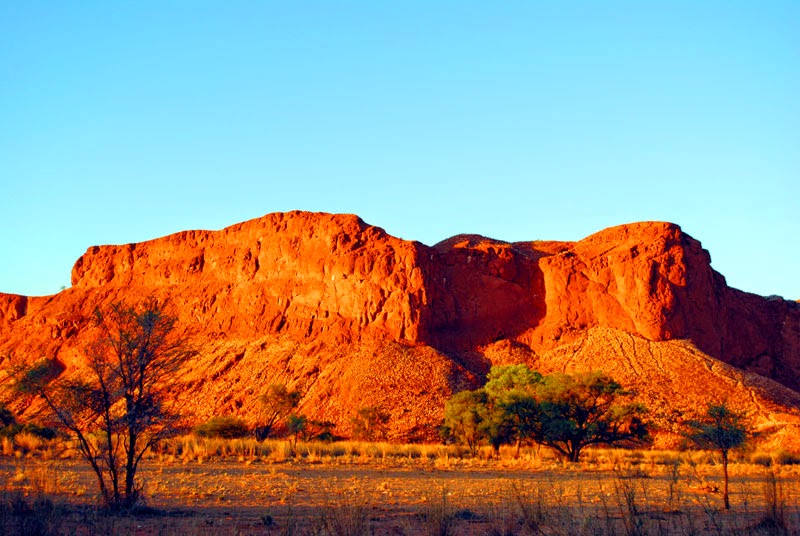 Sonnenaufgang in der Namib Desert Lodge