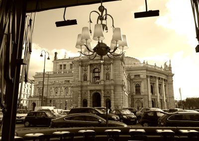 Wien, Burgtheater und Terrasse vom Landtmann